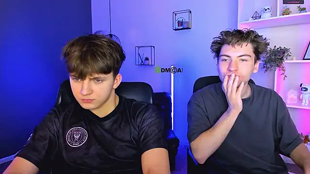 travis wolf  online show from February 1, 10:14 am