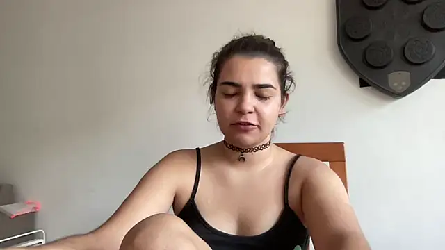 Snapshot of bruninhapt chatting on October 15, 7:44 am bruninhapt online show from October 15, 7:44 am