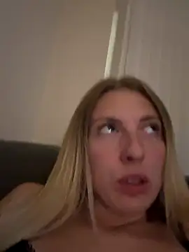 Snapshot of CheekyChelseaX chatting on September 17, 7:56 pm CheekyChelseaX online show from September 17, 7:56 pm