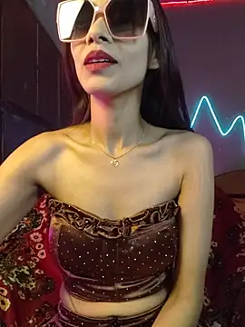 royeoy22 online show from March 8, 5:00 am