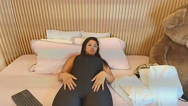 Liss-Reyes online show from April 10, 1:06 pm