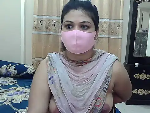 Snapshot of Elena_cruz5 chatting on October 15, 1:03 pm Elena cruz5 online show from October 15, 1:03 pm