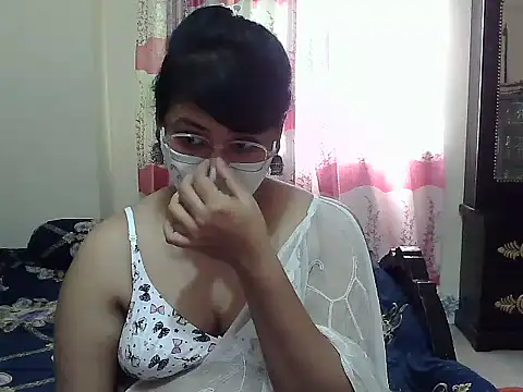 Snapshot of Elena_cruz5 chatting on September 14, 5:05 am Elena cruz5 online show from September 14, 5:05 am