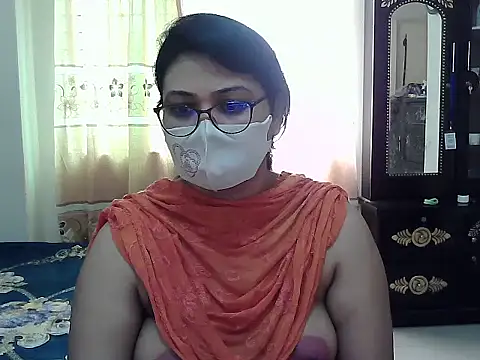 Snapshot of Elena_cruz5 chatting on October 9, 1:21 am Elena cruz5 online show from October 9, 1:21 am