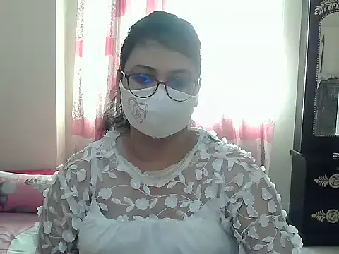 Snapshot of Elena_cruz5 chatting on September 9, 3:50 am Elena cruz5 online show from September 9, 3:50 am