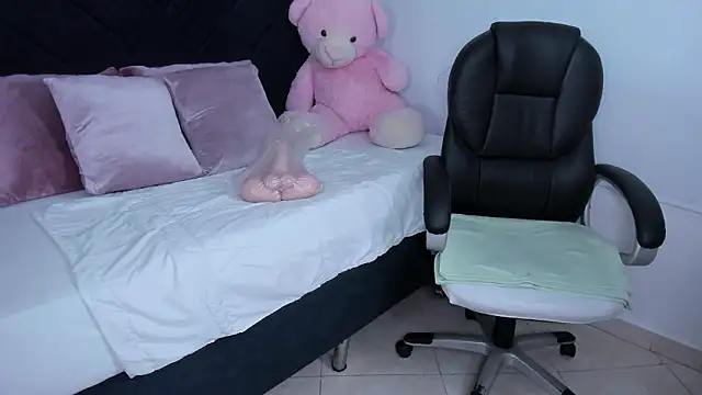 kate lua online show from February 28, 1:21 pm