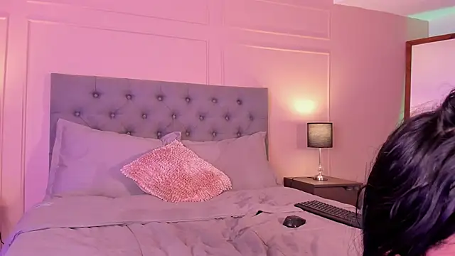 ALICESANDOVAL online show from September 21, 12:37 pm