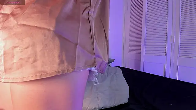 ALICESANDOVAL online show from April 23, 11:28 am