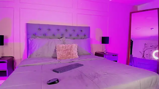 ALICESANDOVAL online show from November 14, 11:32 am