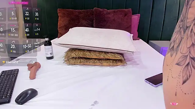 annie clarkson online show from November 28, 7:17 pm