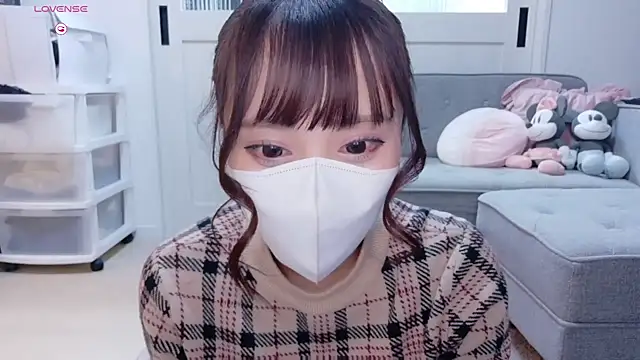 YURi luv online show from December 15, 12:10 pm