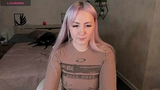 Joyce Howard online show from November 1, 9:46 am