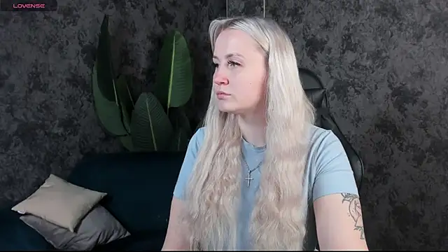 Joyce Howard online show from November 6, 2:39 am