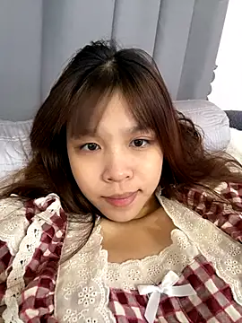 linh  cute online show from September 18, 1:04 am