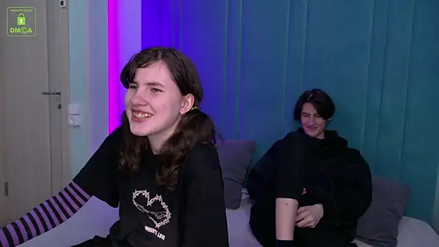 Snapshot of ViviaraNGendy chatting on September 25, 10:36 am ViviaraNGendy online show from September 25, 10:36 am