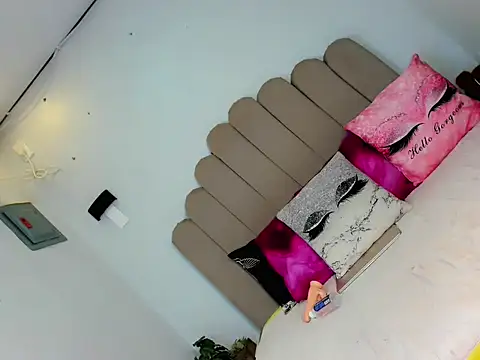 onegreatkandy online show from March 8, 1:24 am