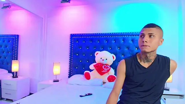 Damian and roxanne online show from October 1, 12:32 pm