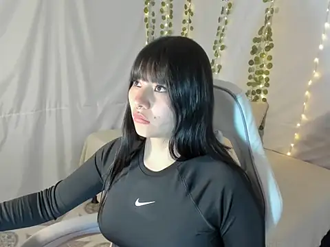 Zulema R1 online show from November 6, 4:40 am