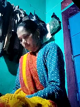 Pooja750 online show from December 17, 2:21 pm