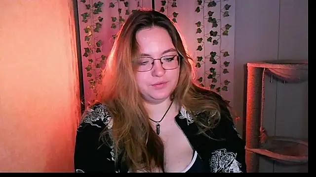 Snapshot of ZayaRush chatting on October 10, 10:31 am ZayaRush online show from October 10, 10:31 am