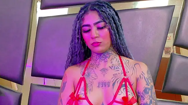 EmilieLake online show from February 14, 9:39 pm