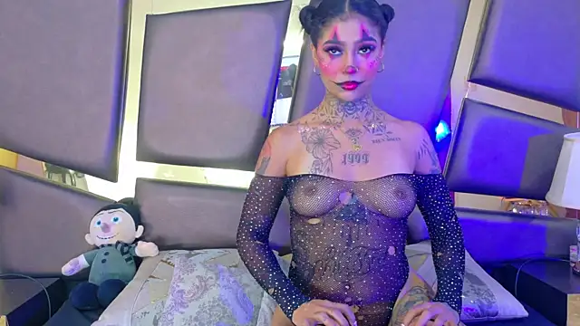 EmilieLake online show from October 29, 8:33 pm