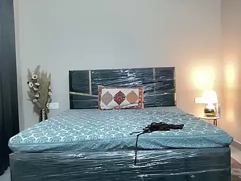 piyassi  divya online show from November 25, 11:05 pm