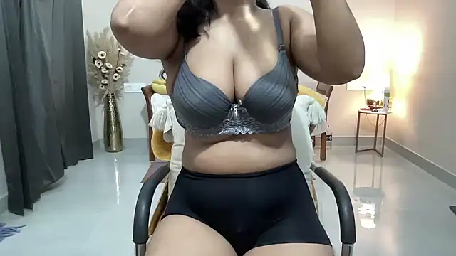 piyassi  divya online show from June 18, 7:30 pm