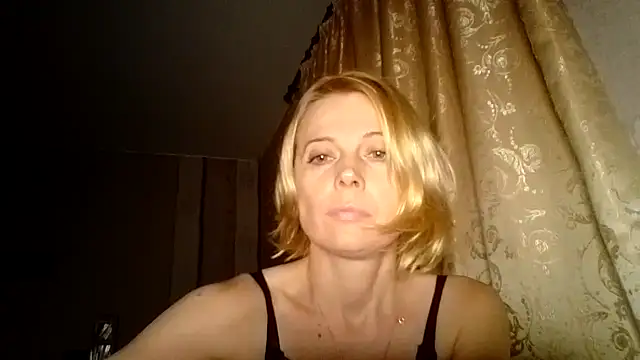 LiluXRose online show from September 25, 8:28 pm