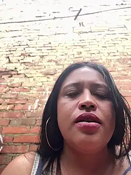 -Mia1 online show from October 17, 5:05 pm