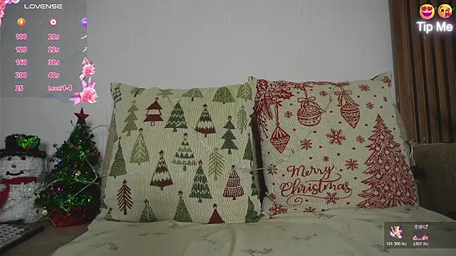 Roxybeautyy online show from December 16, 9:48 am