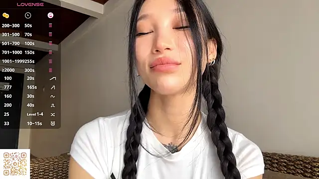 LezlieGreet online show from November 6, 4:18 am