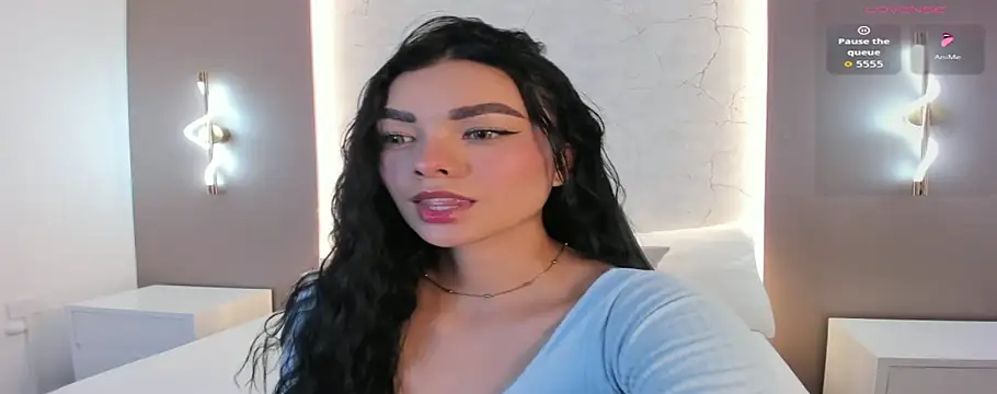 emily tolson online show from December 16, 6:47 pm