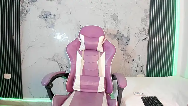 Mia Duarte1 online show from February 7, 7:40 pm