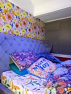 Filthymaddymilfy25 online show from March 18, 9:42 pm