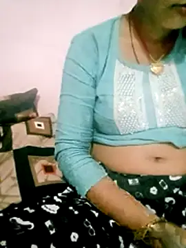 Hot tin74 online show from April 13, 6:09 pm