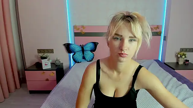 Snapshot of MeryMidnight chatting on September 26, 6:22 am MeryMidnight online show from September 26, 6:22 am