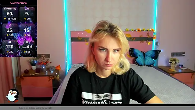 Snapshot of MeryMidnight chatting on October 13, 6:16 am MeryMidnight online show from October 13, 6:16 am
