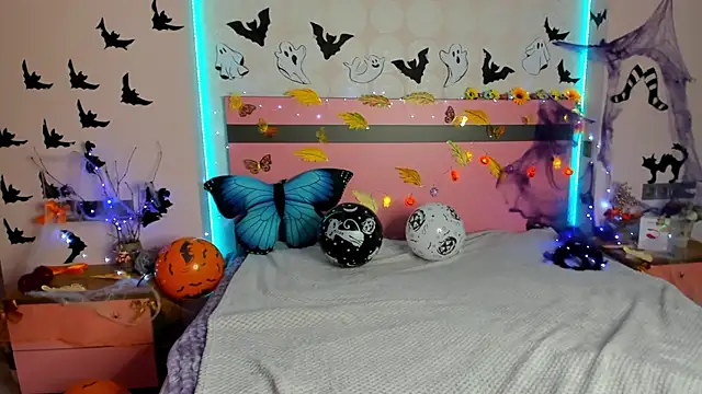 Snapshot of MeryMidnight chatting on October 16, 7:11 am MeryMidnight online show from October 16, 7:11 am