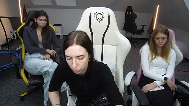 Snapshot of _Lili_054 chatting on October 7, 10:41 am  Lili 054 online show from October 7, 10:41 am