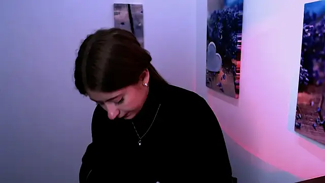 Snapshot of princess_lilit chatting on October 6, 12:33 pm princess lilit online show from October 6, 12:33 pm
