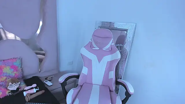 natsumiht online show from October 11, 5:01 am