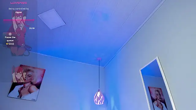 ela petit online show from March 12, 7:49 pm