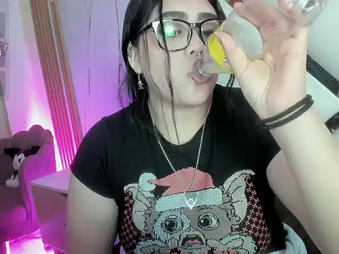 im bunny   online show from March 25, 1:03 pm