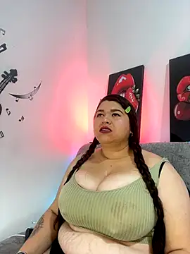Snapshot of SafiroFer chatting on October 15, 9:28 pm SafiroFer online show from October 15, 9:28 pm