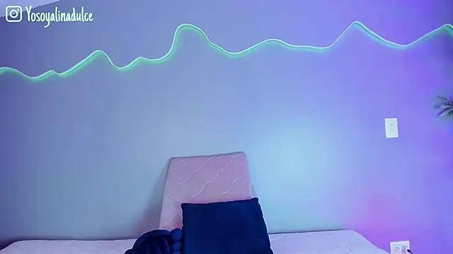 Snapshot of AlinaSweett_ chatting on September 20, 2:37 pm AlinaSweett online show from September 20, 2:37 pm