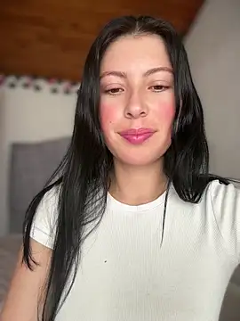 Mia salinass online show from April 13, 6:30 pm