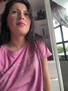 Mia salinass online show from March 7, 9:33 pm