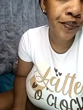 HappygalTheQueen online show from November 22, 7:49 pm