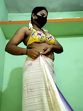 Snapshot of Shneeha_le chatting on September 24, 3:55 pm Shneeha le online show from September 24, 3:55 pm